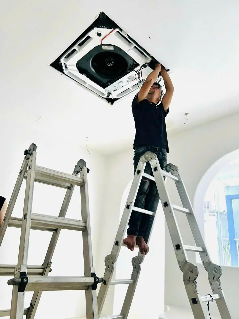 sửa m&aacute;y lạnh &acirc;m trần